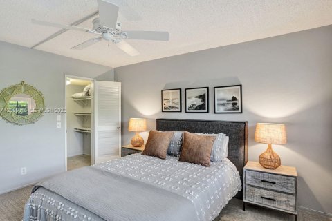Condo in Pompano Beach, Florida, 3 bedrooms № 2278518 - photo 26
