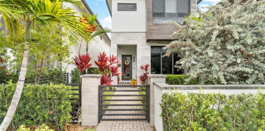 Villa ou maison à Doral, Floride 4 chambres, 203.55 m2 № 2048929