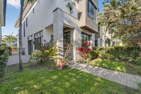 Villa ou maison à vendre à Doral, Floride: 4 chambres, 203.55 m2 № 2048929 - photo 9