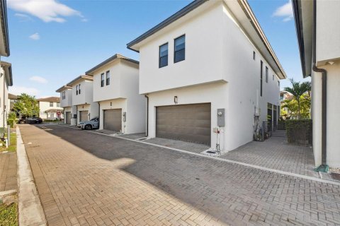 Villa ou maison à vendre à Doral, Floride: 4 chambres, 203.55 m2 № 2048929 - photo 29