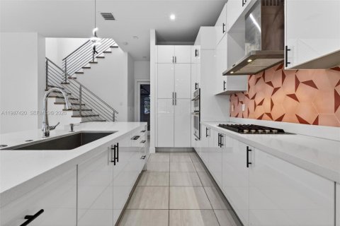 Villa ou maison à vendre à Doral, Floride: 4 chambres, 203.55 m2 № 2048929 - photo 15