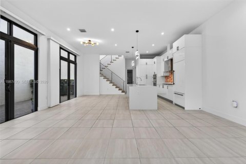 Villa ou maison à vendre à Doral, Floride: 4 chambres, 203.55 m2 № 2048929 - photo 11