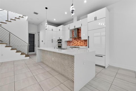 Villa ou maison à vendre à Doral, Floride: 4 chambres, 203.55 m2 № 2048929 - photo 14