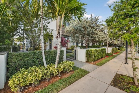 Villa ou maison à vendre à Doral, Floride: 4 chambres, 203.55 m2 № 2048929 - photo 4