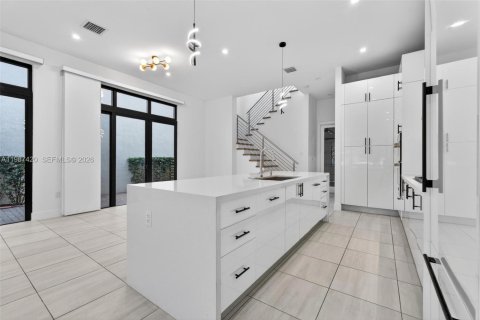 Villa ou maison à vendre à Doral, Floride: 4 chambres, 203.55 m2 № 2048929 - photo 21