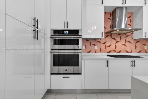 Villa ou maison à vendre à Doral, Floride: 4 chambres, 203.55 m2 № 2048929 - photo 18