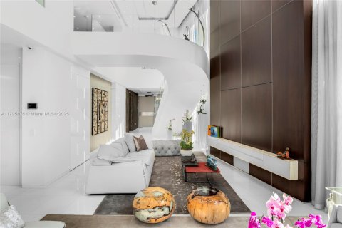 Купить виллу или дом в Майами-Бич, Флорида 5 спален, 448.44м2, № 2055252 - фото 24