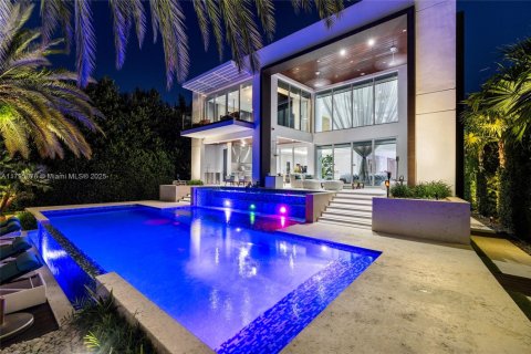 Купить виллу или дом в Майами-Бич, Флорида 5 спален, 448.44м2, № 2055252 - фото 5