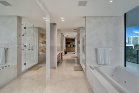 Copropriété à vendre à Sunny Isles Beach, Floride: 6 chambres, 976.87 m2 № 2088422 - photo 17