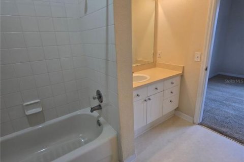 Condominio en alquiler en Tampa, Florida, 2 dormitorios, 100.61 m2 № 1909388 - foto 11