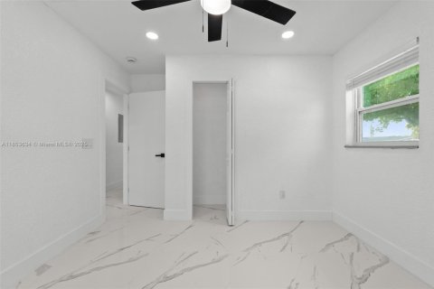 House in Pompano Beach, Florida 4 bedrooms, 99.41 sq.m. № 1871570 - photo 14