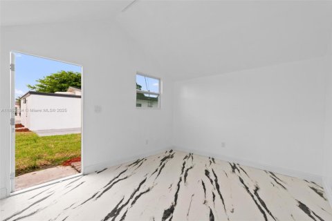 House in Pompano Beach, Florida 4 bedrooms, 99.41 sq.m. № 1871570 - photo 26