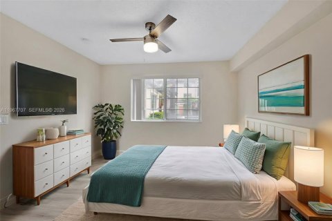 Condo in Fort Lauderdale, Florida, 2 bedrooms  № 2030459 - photo 11