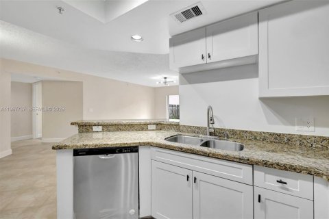 Condo in Fort Lauderdale, Florida, 2 bedrooms  № 2030459 - photo 6