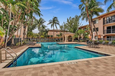 Condo in Fort Lauderdale, Florida, 2 bedrooms  № 2030459 - photo 25