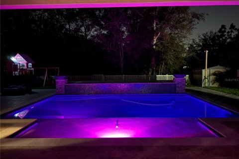 House in Hudson, Florida 7 bedrooms, 376.63 sq.m. № 1523518 - photo 14