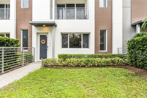 Townhouse in Fort Lauderdale, Florida 2 bedrooms, 180.04 sq.m. № 1712444 - photo 13
