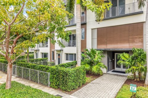 Townhouse in Fort Lauderdale, Florida 2 bedrooms, 180.04 sq.m. № 1712444 - photo 2