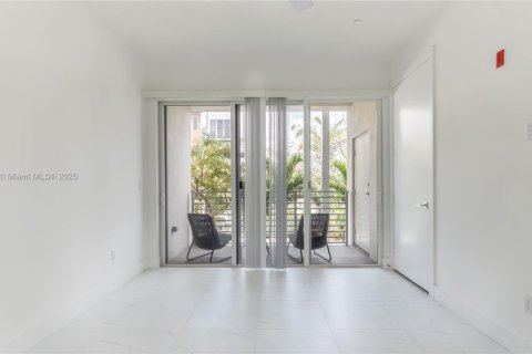 Townhouse in Fort Lauderdale, Florida 2 bedrooms, 180.04 sq.m. № 1712444 - photo 18
