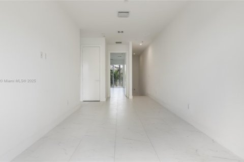 Townhouse in Fort Lauderdale, Florida 2 bedrooms, 180.04 sq.m. № 1712444 - photo 21