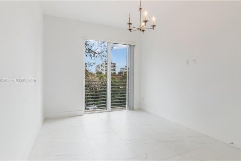 Townhouse in Fort Lauderdale, Florida 2 bedrooms, 180.04 sq.m. № 1712444 - photo 17