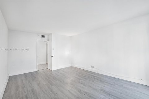 Condo in Sunny Isles Beach, Florida, 2 bedrooms № 2030944 - photo 21