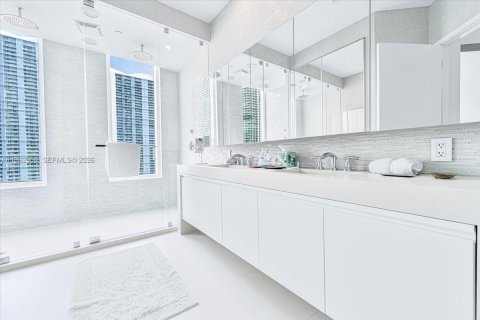 Condo in Miami, Florida, 3 bedrooms № 2080976 - photo 26