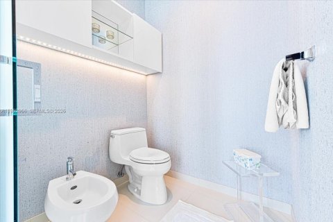 Condo in Miami, Florida, 3 bedrooms № 2080976 - photo 28