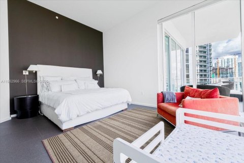 Condo in Miami, Florida, 3 bedrooms № 2080976 - photo 25