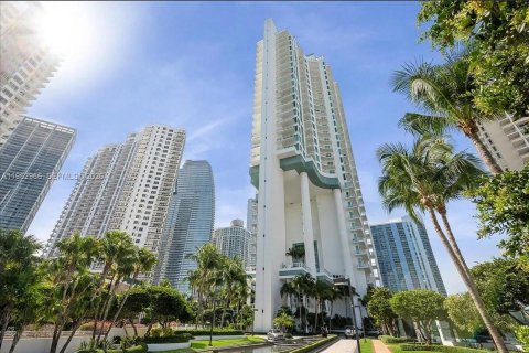 Condo in Miami, Florida, 3 bedrooms № 2080976 - photo 4