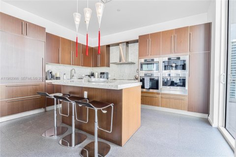Condo in Miami, Florida, 3 bedrooms № 2080976 - photo 22