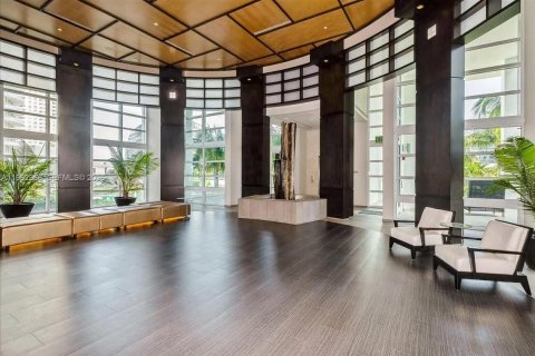 Condo in Miami, Florida, 3 bedrooms № 2080976 - photo 7