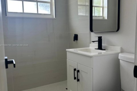 Casa en venta en Miami Gardens, Florida, 4 dormitorios, 159.61 m2 № 2058023 - foto 15