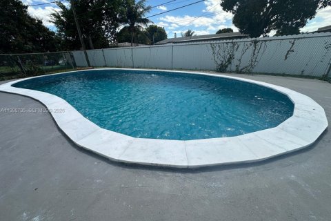 Casa en venta en Miami Gardens, Florida, 4 dormitorios, 159.61 m2 № 2058023 - foto 22