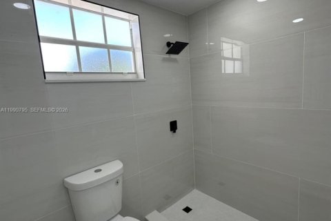Casa en venta en Miami Gardens, Florida, 4 dormitorios, 159.61 m2 № 2058023 - foto 19