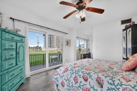 Condo in Flagler Beach, Florida, 3 bedrooms № 2199550 - photo 25
