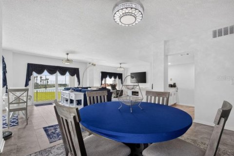 Condo in Flagler Beach, Florida, 3 bedrooms № 2199550 - photo 10