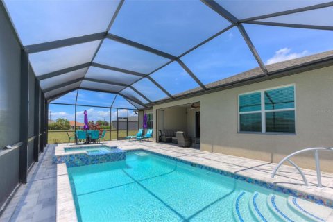 Villa ou maison à vendre à Punta Gorda, Floride: 3 chambres, 225.01 m2 № 2151813 - photo 4