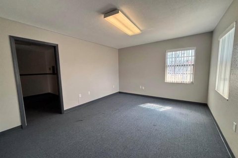 Commercial property in Lakeland, Florida 449.83 sq.m. № 2375566 - photo 10
