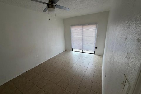 Villa ou maison à louer à Orlando, Floride: 4 chambres, 127.09 m2 № 2233941 - photo 8