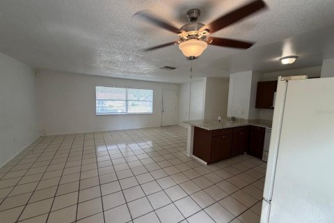 Villa ou maison à louer à Orlando, Floride: 4 chambres, 127.09 m2 № 2233941 - photo 7