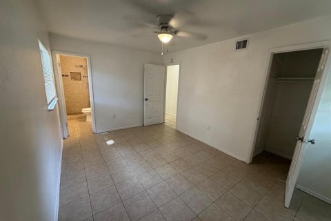 Villa ou maison à louer à Orlando, Floride: 4 chambres, 127.09 m2 № 2233941 - photo 16