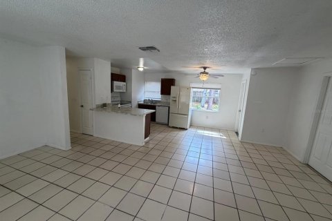 Villa ou maison à louer à Orlando, Floride: 4 chambres, 127.09 m2 № 2233941 - photo 6