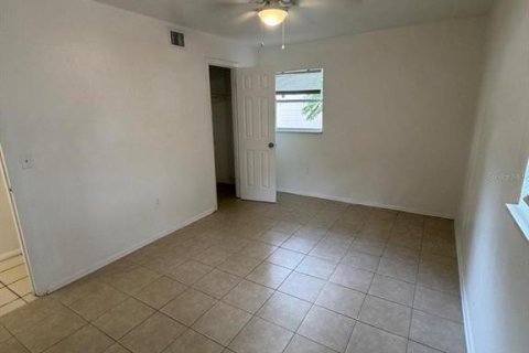 Villa ou maison à louer à Orlando, Floride: 4 chambres, 127.09 m2 № 2233941 - photo 10