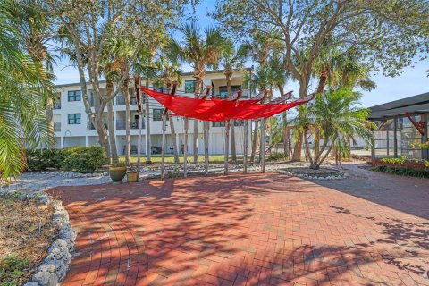 Casa en venta en Treasure Island, Florida, 2 dormitorios, 144.93 m2 № 2120255 - foto 10