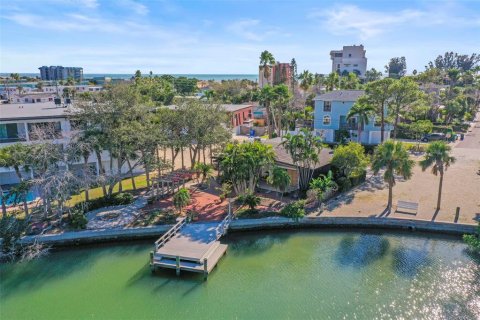 Casa en venta en Treasure Island, Florida, 2 dormitorios, 144.93 m2 № 2120255 - foto 3