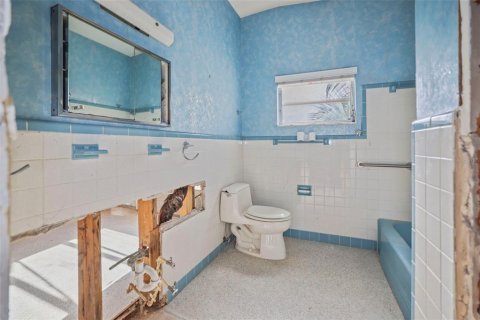 Casa en venta en Treasure Island, Florida, 2 dormitorios, 144.93 m2 № 2120255 - foto 24