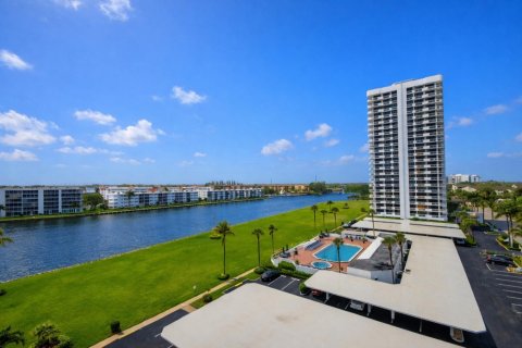 Condo in North Palm Beach, Florida, 2 bedrooms  № 2262334 - photo 2