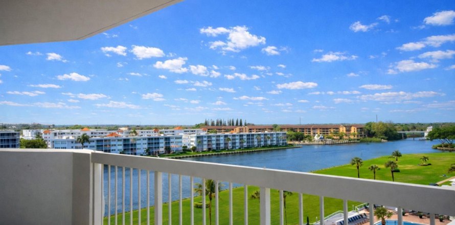 Condo in North Palm Beach, Florida, 2 bedrooms  № 2262334
