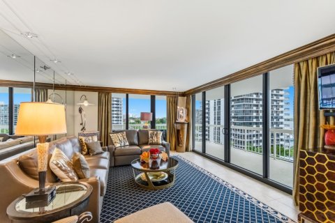 Condo in North Palm Beach, Florida, 2 bedrooms  № 2262334 - photo 13